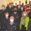 Gruppenbild mit den Kommandanten, den Geehrten, Laudatoren und der Vereinsführung der Freiwilligen Feuerwehr Albertshofen.