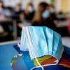Unterricht mit Maske ist zur Routine geworden in Unterfrankens Schulen. Bei sehr hohen Inzidenzen gerade in Schweinfurt und Würzburg kommt es fast an allen Schulen zu coronabedingten Ausfällen.