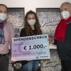 Von links: Matthias Schwab, Geschäftsführer Steinigke Showtechnic, Unternehmenssprecherin Anja Metz und Gerhard Herderich, Vorsitzender des Vereins Weltweite Kinderhilfe.