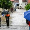 In Reichenberg wurde aufgrund starker Regenfälle das Dorfzentrum überflutet. In Reichenberg wurde aufgrund starker Regenfälle das Dorfzentrum überflutet.