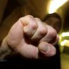 Faustschläge und ein gebrochener Kiefer eines Polizisten sind die schlimmsten Folgen eines Polizeieinsatzes Mitte Dezember in Bad Neustadt (Lkr. Rhön-Grabfeld), über den das Polizeipräsidium Würzburg erst jetzt berichtet.