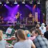 Stellvertretend für die vielen kleinen, Mut machenden Open-Air-Konzepte in Corona-Zeiten: der Auftritt des österreichischen Liedermachers Voodoo Jürgens auf Gut Wöllried in Rottendorf.