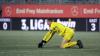 Am Boden: Kickers-Keeper Hendrik Bonmann ist vom 0:3 gegen 1860 München sichtlich mitgenommen.