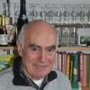 Hanns-Gernot Schonder in seinem kleinen, aber feinen Fußball-Museum in seinem Haus in Bischofsheim. Hanns-Gernot Schonder in seinem kleinen, aber feinen Fußball-Museum in seinem Haus in Bischofsheim.