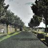 So könnte nach einer Planskizze des Planungsbüros arc.grün der neue Fußweg (links) entlang der Grettstadter Straße aussehen, wenn die Firma Gleitsmann grünes Licht erhält, ihre Vorhaben am Firmensitz Unterspiesheim (ab Mai 2022) umzusetzen. Rechts im Bild in der Skizze der bestehende Fußweg. So könnte nach einer Planskizze des Planungsbüros arc.grün der neue Fußweg (links) entlang der Grettstadter Straße aussehen, wenn die Firma Gleitsmann grünes Licht erhält, ihre Vorhaben am Firmensitz Unterspiesheim (ab Mai 2022) umzusetzen. Rechts im Bild in der Skizze der bestehende Fußweg.
