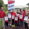 Der Veranstalter der Corona Challenge 4 Kids mit einigen Kindern der letzten von vier Sportveranstaltungen - diesmal in Willmars. Der Veranstalter der Corona Challenge 4 Kids mit einigen Kindern der letzten von vier Sportveranstaltungen - diesmal in Willmars.