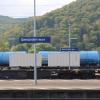 Die Bahn baut zwischen Gemünden und Frankfurt. Auf einer der meistbefahrenen Strecken Deutschlands führt das zu Verspätungen. In Gemünden warten Güterzüge auf die Weiterfahrt.