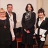 Die Main-Poeten begeisterten im Rathaussaal mit einem literarischen und musikalischen Streifzug durch das Leben. das Foto zeigt: (von links) Karin Wagner-Greif, Inge Schmidt, Tommy Walter, Tatjana Schäfer-Irmle, Pia Martina Oakland und Iva Morgenroth.