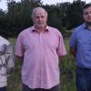 Kreis-Juniorenleiter Alexander Schreiner (rechts) und Junioren-Spielgruppenleiter Bastian Kleinhenz (links) zusammen mit dem Kreisvorsitzenden Rainer Lochmüller bei der Tagung in Wegfurt.