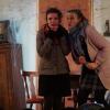 Trotz ihrer Angst wollen Mina (Marion Schutzbier, rechts) und Giggi (Katharina Schötz) eine Wunschzettel-Geisterbeschwörung in der Schlottermühle. Trotz ihrer Angst wollen Mina (Marion Schutzbier, rechts) und Giggi (Katharina Schötz) eine Wunschzettel-Geisterbeschwörung in der Schlottermühle.