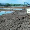 Es wird aufgefüllt. Die Schmachtenseen zwischen der Naherholungsanlage Baggersee und dem Industriepark Maintal.