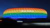 So leuchtete die Münchner Arena anlässlich des Christopher Street Days 2016 in Regenbogenfarben.