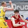 Die Zukunft? Würzburgs 19-jähriges Talent Julius Böhmer macht gerade Alba Berlins Star Luke Sikma nass.