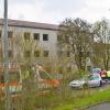 Rettungsdienste, Feuerwehr, Technisches Hilfswerk und Polizei waren am 1. Mai im Einsatz, nachdem drei junge Leute im Hainberg-Areal in Mellrichstadt Kohlenmonoxid-Vergiftungen davongetragen hatten. Ein 22-Jähriger ist nun gestorben.
