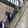 Joachim Leyh (VSO), Susanne Orf (Kommunalunternehmen Tourismus und Marketing) sowie Bürgermeister Steffen Malzer (von oben nach unten) machen sich mit Unterstützung der Ostheimer Ärzte - hier Dr. Wolfgang Schneider - für den Einzelhandel stark.
