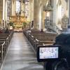 In der Stadtpfarrkirche Bad Königshofen feierten Pfarrer Karl Feser, Pfarrvikar Paul Mutume und Gemeindereferent Sebastian Krines den Ostergottesdienst vor fast leeren Kirchenbänken.
