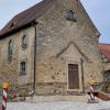Ohne Dach präsentiert sich zurzeit die Wiebelsberger Sankt-Bartholomäus-Kirche.