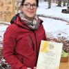 Leiterin Barbara Ernwein vom Baumwipfelpfad in Ebrach bekam eine Urkunde zum fünfjährigen Bestehen der Einrichtung. Leiterin Barbara Ernwein vom Baumwipfelpfad in Ebrach bekam eine Urkunde zum fünfjährigen Bestehen der Einrichtung.