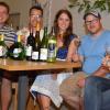 Nach gemeinsamer Verkostung stellten die jungen  Mitglieder des Weinbauvereins (von links), Simon Endrich, Johannes Rüppel, Weinprinzessin Tina Dworschak, Andreas Müller und Lena Kaufmann eine ausgewogene Auswahl Erlenbacher Krähenschnabelweine vor.