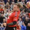Lohrs Spielertrainer Maximilian Schmitt im Dezember 2019 vor den gut gefüllten Rängen der Spessarttorhalle. Derart viele Zuschauer werden es am Samstag, wenn sein Team die SG DJK Rimpar II empfängt, auf Grund der Coronaregeln nicht werden.