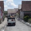 Es geht voran:Am nördlichen Ortseingang von der Autobahn kommend, sieht man schon enorme Fortschritte auf der Baustelle in Rütschenhausen. Die Gehwege auf beiden Straßenseiten nehmen Gestalt und Form an.
