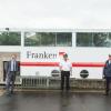 Bitte einsteigen, aber vorerst bitte noch mit Abstand. Oberbürgermeister Sebastian Remelé, Schiffskapitän Reinhold Maurer und Bernhard Stephan, Leiter der Wasserschutzpolizei Schweinfurt (von links) vor der "Franken".