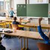 In der Kirchheimer Grundschule wird derzeit jeweils nur die Hälfte der Klassen unterrichtet. (Symbolbild)