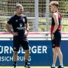 Neue Impulse: Trainer Michael Wiesinger (links) mit Robin Hack, einem der Nürnberger Schlüsselspieler auch für die Relegation.