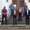 Abschied nach sechs beziehungsweise 24 Jahren: (von links) Jörg Müller, Wilhelm Bullmer, Helmut Dehner, Hans Lilli, Bürgermeister Karl Schmidt, Volker Friedlein, Helmut Schießl und Bruno Buchen.