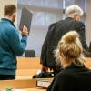 Einen schweren Gang hatten am Mittwoch der angeklagte Logopäde (links) und sein Verteidiger Alexander Hübner vor dem Landgericht Würzburg: Die Suche nach Entlastungszeugen mithilfe des Noch-Ehemannes des Angeklagten stieß auf heftige Kritik – auch bei der Mutter eines der missbrauchten Buben, die als Nebenklägerin am Prozess teilnimmt.