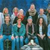 Die Schauspieler "Scheckebühne" (hinten von links): Uschi Biedermann-Schick, Andrea Kunz, Brigitte Klüg, Gabi Kunz, Andreas Freund, Ralf März und Ralf Freund; sitzend: Helma Schürger, Regisseur Stefan Endrich, Betty Müller, Manuel Schubert, Melanie Vogel und Benedikt Rüb.