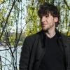 Damian Scholl liebt die Nähe zur Natur. An der Promenade am Weißen See in der Nähe seiner Wohnung in Weissensee in Berlin geht er gerne spazieren und holt sich Inspirationen für seine Musik. Damian Scholl liebt die Nähe zur Natur. An der Promenade am Weißen See in der Nähe seiner Wohnung in Weissensee in Berlin geht er gerne spazieren und holt sich Inspirationen für seine Musik.