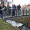 Der Bauausschuss Oberaurach besichtigte im oberfränkischen Lauter eine Brücke, die als Vorbild für den Zugang zur Insel am oberen Rathausweiher in Tretzendorf dient. Die Oberauracher Brücke wird mit gut 17 Metern etwa doppelt so lang werden wie die Lauterer Ausführung.