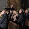 Der emeritierte Bischof Friedhelm Hofmann (hinten) führte das Präsidium des Bund Deutscher Karneval durch den Kiliansdom, darunter BDK-Präsident Klaus-Ludwig Fess (links vorne) und sein Stellvertreter Bernhard Schlereth (zweite Bank, vorne).