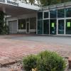Erst wenn auf dem ehemaligen Wendling-Grundstück an der Mainberger Straße das neue Parkhaus steht, wird das Parkhaus am Leopoldina-Krankenhaus abgerissen und neu gebaut. Erst wenn auf dem ehemaligen Wendling-Grundstück an der Mainberger Straße das neue Parkhaus steht, wird das Parkhaus am Leopoldina-Krankenhaus abgerissen und neu gebaut.