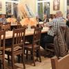 Um am Ohr des Bürgers zu sein, hatten die Freien Wähler zum Bürgergespräch in das Brauhaus am Markt geladen, doch die Geladenen kamen nicht. Um am Ohr des Bürgers zu sein, hatten die Freien Wähler zum Bürgergespräch in das Brauhaus am Markt geladen, doch die Geladenen kamen nicht.