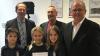 Die besten Sammler aus dem gesamten Regierungsbezirk Unterfranken wurden ausgezeichnet. Im Bild (hinten von links): Matthias Schuhmann (Rektor der Grundschule Hellmitzheimer Bucht), Jochen Heilmann (Vorsitzender des Schullandheimwerks Unterfranken) und Regierungspräsident Eugen Ehmann mit einer Schülerdelegation der Grundschule Hellmitzheimer Bucht. 