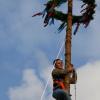 Ganz der alten Tradition entsprechend löste Henry Weis die Zugseile in luftiger Höhe. Ganz der alten Tradition entsprechend löste Henry Weis die Zugseile in luftiger Höhe.