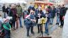 Talentierte Weihnachtsstraßen-Musikanten