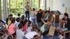 Eine Musikstunde mit den „Dorfrockern“ hatten die Oberauracher Grundschüler. Das machte nicht nur den Kindern Spaß, sondern auch Tobias, Philipp und Markus Thomann (von links).
