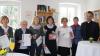 Das geehrten und verabschiedeten Frauen des Büchereiteams: (von links) Irma Büchs, Dietlind Thiele, Helga Bieber, Irene Söllner und Gisela Müller. Es gratulierten und dankten die Leiterin der katholischen Büchereifachstelle Almut Koschel und Pfarrer Tobias Fuchs.