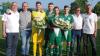 Klaus Lemmer (links, Vorsitzender), Andreas Lampert (daneben, sportliche Leitung), Bernhard Leicht (rechts) und Gerhard Schüler (daneben, Manager) verabschieden Marcel Wehr (ab Dritter von links), Shaban Rugovaj, Manuel Leicht und Lennart Seufert. Benedikt Floth ist nicht im Bild.