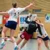 Nicht zu halten: Bergtheims Bayernliga-Handballerinnen um die elffache Torschützin Julia Koß (schwarzes Trikot) setzten sich gegen den ASV Dachau mit Franziska Spatz (links) und Celina Schwaiger durch.