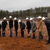 Spatenstich bei Ullmer in Schmalkalden (von links): David Wolfsdorf, Betriebsleiter von Ullmer in Schmalkalden, Ullmer-Projektleiter Paul Büttner, die Architekten Karsten Schmidt und Stefan Strack, Landrat Peter Heimrich, Bürgermeister Thomas Kaminski, die Geschäftsführer von Ullmer, Stephan Ullmer-Kadierka und Susanne Ullmer, Reinhard Henkel, Geschäftsführer von Henkel Bau.
