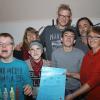 Die Musicalgruppe der Lebenshilfe (rechts Betreuerin Alexandra Sahlender) freut sich ebenso wie Dirk Schäfer (daneben) von der Gleisenauer Weinscheune auf das „Best of“ am Mittwoch, 29. November, um 18 Uhr.