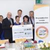 Der Verein KIWI e.V. konnte jetzt in der Uni-Kinderklinik Würzburg den Erlös des diesjährigen KIWI-Cups als Großspende entgegennehmen. (Von links) Ernst Gehling, Organisator des sportlichen Teils, Daniel Moller (sportlicher Teil), Sr. Regina, Christian Ort (Edeka Vorsitzender), Sr. Babett, Prof. Johannes Wirbelauer (Kinderklinik), Ina Schmolke (Vorstand KIWI), Helmut Müller (Ehrenvorsitzender TSV Bergrheinfeld), Burkard Pfister (Edeka), Babs Günther (Theatergruppe Ratz Fatz) und Prof. Christian P. Speer. Foto Angie Wolf