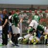 So jubelten die Zweitliga-Handballer der DJK Rimpar Wölfe im März, nachdem Benjamin Herth sie mit einem Freiwurf in letzter Sekunde zum Sieg gegen den Dessau-Roßlauer HV geworfen hatte. Am Dienstag sind die Biber wieder zu Gast in der Hölle Nord.