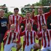 (swt)   Die Faustballer des TSV Schwebheim wurden souveräner Meister der Landesliga-West. Bereits am vorletzten Spieltag konnte der TSV die Meisterschaft vor heimischem Publikum feiern. Darüber jubelten (hinten von links) Niko Engelhardt, Markus Webert, Fabian Götz, Stefan Seifert sowie (vorne) Daniel Seifert, Kristian Seifert, Sebastian Meurer. Es fehlt Christian Wehner.