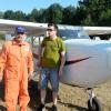 Geschafft: Luftbeobachter Roland Eckert (Feuerwehr Landkreis Kitzingen) und Pilot Alexander Gimpl vor der Cessna 172. Geschafft: Luftbeobachter Roland Eckert (Feuerwehr Landkreis Kitzingen) und Pilot Alexander Gimpl vor der Cessna 172.