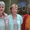 Sie haben ihren grünen Kittel schon abgegeben: Ursula Griesbach (links) und Ursula Pfister (rechts) mit ÖKH-Leiterin Christa Weinzierl. Sie haben ihren grünen Kittel schon abgegeben: Ursula Griesbach (links) und Ursula Pfister (rechts) mit ÖKH-Leiterin Christa Weinzierl.